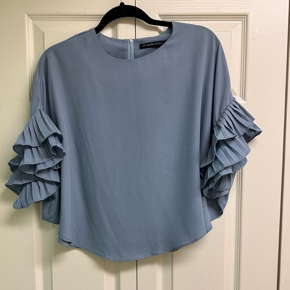 Haute Rogue Pleated-Sleeve Blouse, size: L